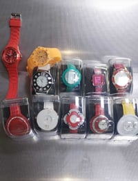 للبيع سوع نسائي كميه ٤٠٠٠ قطعه للبيع شلعه 07800066618