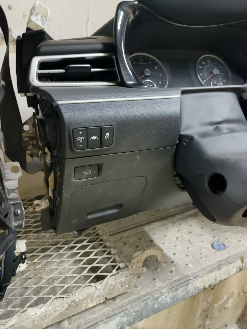 السلام عليكم تتوفر تفصيخ دشبول فورتي أمريكي جميع ملحقات دشبول رادرات جوزات بصمات بي سيم  قواعدفيوزات فريز تبريد فإن كونترول تبريد***********
