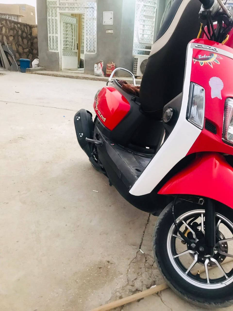 سـلآم عليكم 
درآجه مـآكس بــوليس رمـبــه
مـوديل 2012
كفآله عآمـه 
جيب فيتر وتعآل 
مـكآن بــآبــل طـليعه
*********** 
مـلآحضـه بــدون غراضه
