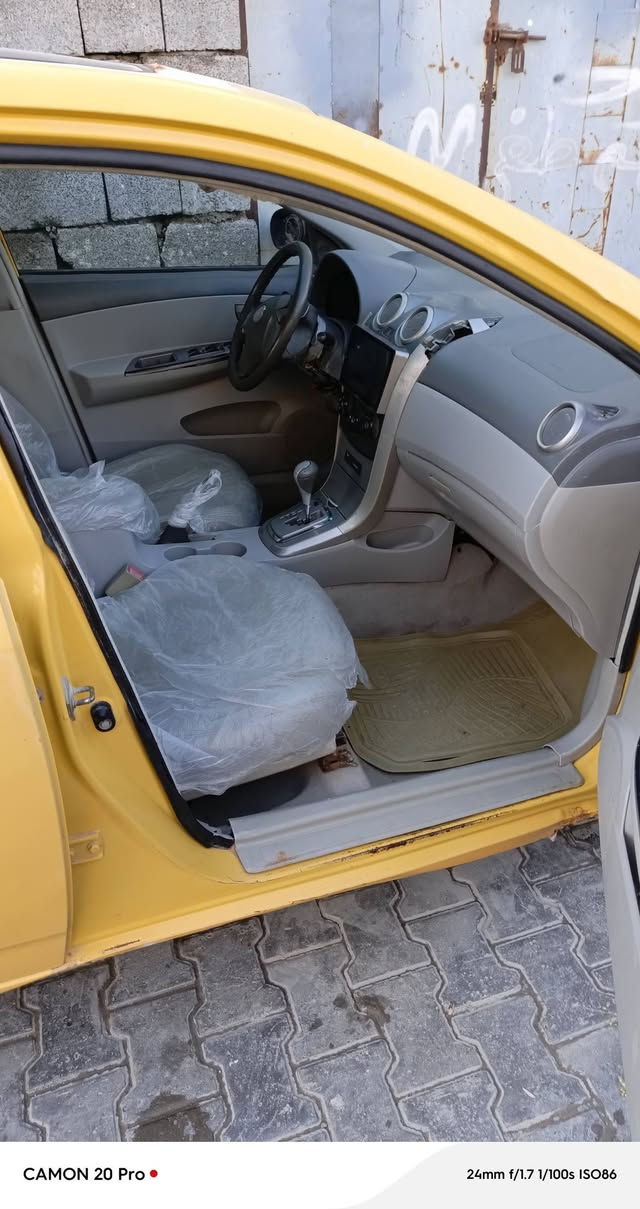 السلام عليكم سياره بي واي دي محور كير ومكينه كورلا  للبيع السعر 15ورقه تشتغل تك السياره مااعرف السبب كير جديد مكينه بيها خيط تبخير سياره شغاله سنويه موجوده بس راعيها مااندله واكفلك سرقه وعشائر ***********
