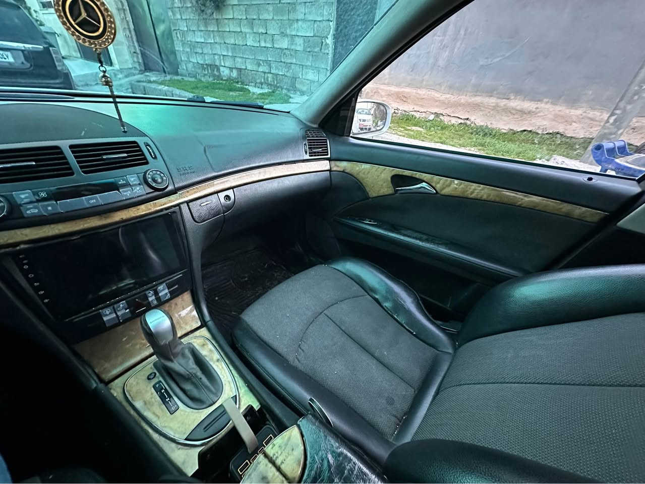 MERCEDES 2006مةنةفيستي عسلي له گه له كتابي مروري بوكراوه بوفروشتن يان گورينةوه
مةكينةV6  350مرغوبة
سيارةكة نمونةية لةجواني
قةبات قةبات مواسةفاتة
بانوراما
جوار جام كاره بايي لايت زينون 
كوشين جلدو هيترو خزن
سوكان كارةبايو خزن
سيارة نمونةية لة جواني وةسفي ناكري گير توماتيك و عادي سه ياره يه كي بي مه سره فه 
گيرو مةكينةو اكسلو توندو تولي بةشةرت كارةبايي گشت گياني بةشةرت
 تبريد ساردو گرم بةشةرت
٤تاييةو ويلي نوي  خراووتة ژير
مةنةفيستي عسلي 
سع65 و كه ميك مجال
شوين هه ولير سيبيران  موشتةري تيل بكة
گورينةوةش دةكةين بةشتي بةدلم بيتن أربيل, العراق


**إذا كنت صاحب هذا الإعلان وتريد حذفه لأي سبب، رجاءا أرسل رسالة إلى الدعم الفني**
