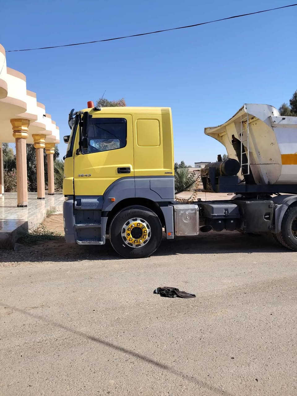 للبيع🛑🛑🛑
فول مواصفات

 موديل ٢٠٠١١ 

حجم ٤٣ ١٨

رتايتر 

رقم أربيل دولي 

عرجه بدون كلج

 تخم تاير راس وعربانه

بس كلها بشرط كير محرك صبغ على كلشي

٣٨٥ وبيها مجال قليل

ارجو استفسار اتصل على الرقم  

***********

***********
