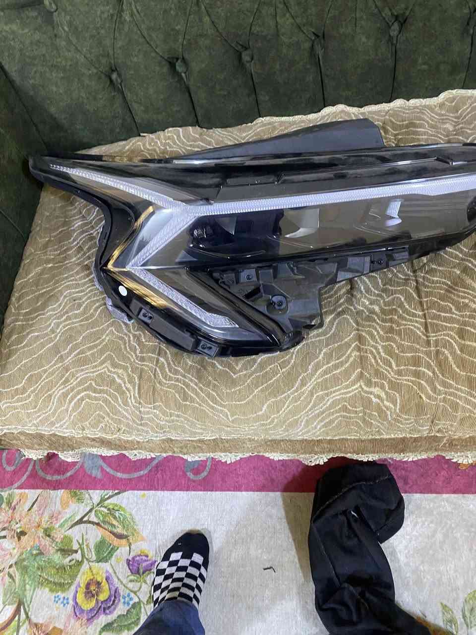 شباب السلام عليكم لايتات كي فايف موديل 25امريكي اصلي تفصيخ شرط نظيف جدا لد برتقالي للبيع للاتصال على الرقم ***********
