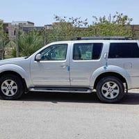 نيسان باثفايندر • ٧ راكب • ٢٠١١