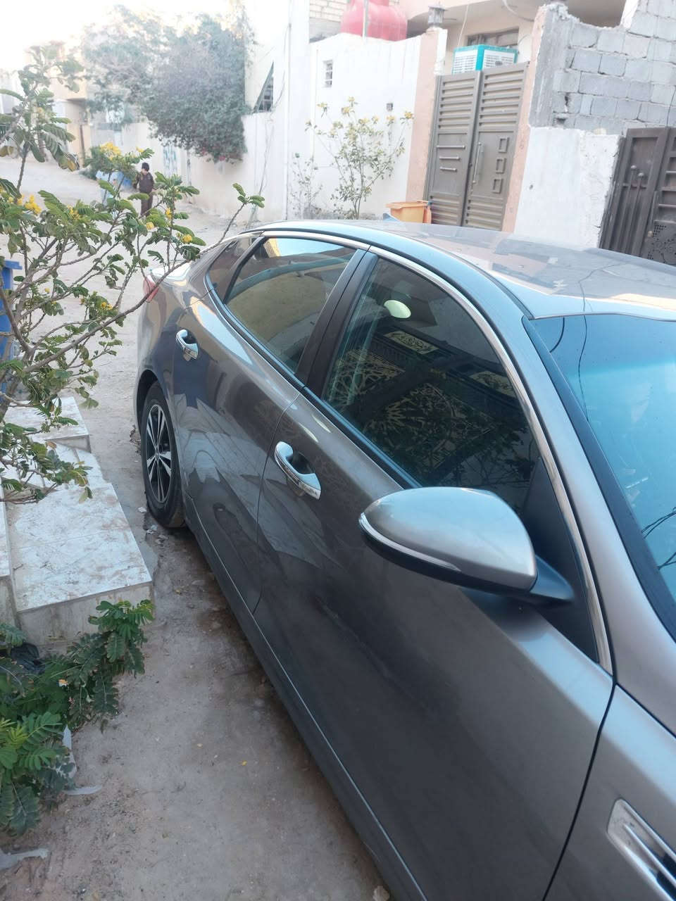 السلام عليكم من رخصة الادمن كيا اوبتيما وارد امريكي للبيع موديل ٢٠١٨ سيارة جديده حادثها تبديل بابتين جهة السايق بدون ايرباك مكينه ٢٤٠٠ GDI كير مكينه حدادية تبريد مكفول شاير بالمري رادار جانبي بجم كبس صور الحادث مرفقه بالمنشور السعر ١٣٥ وبيها مجال قليل رقم اربيل انكليزي سنويه لنهاية ٢٠٢٦ سياره احله من الصور رقم مميز ماشيه ١١٣ الف مايل مكان السياره كربلاء للاستفسار الاتصال على الارقام *********** او ***********
