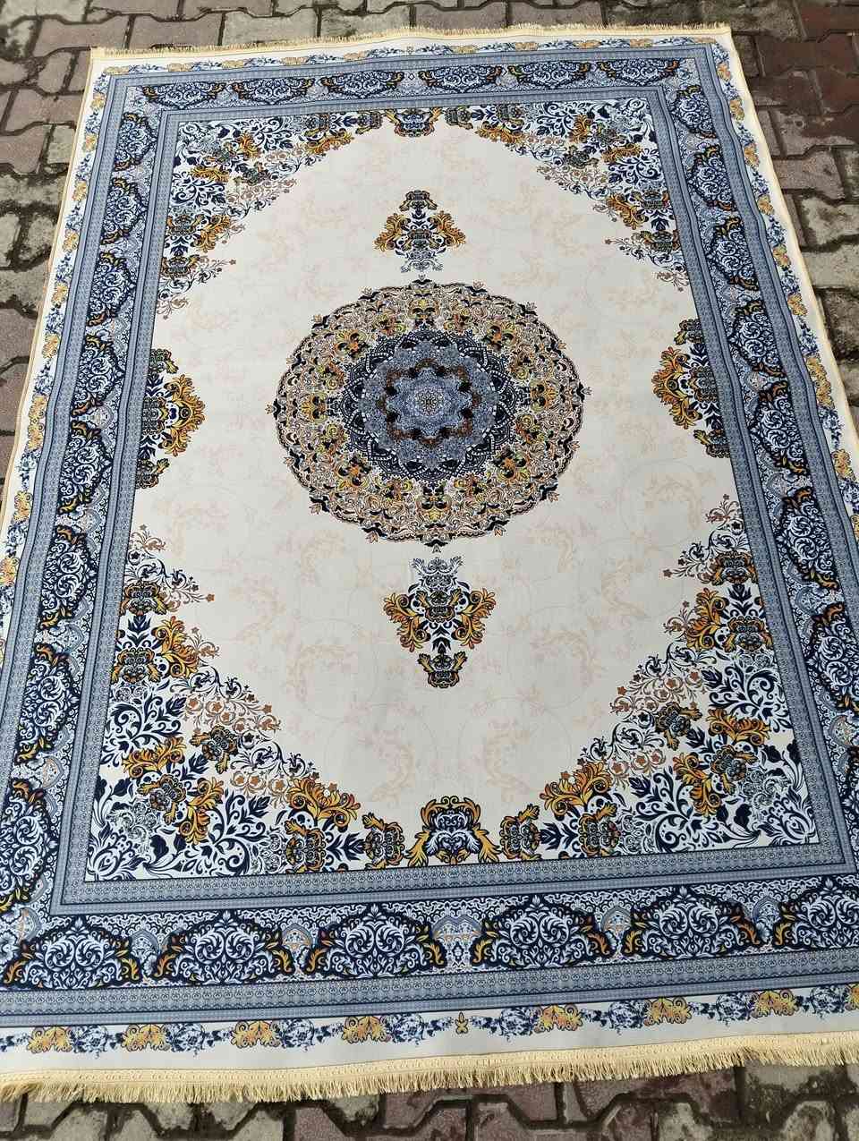 موكيت ثري دي قياس 2 في 3 السعر 8 النوعية الثقيل 
العنوان التحرير دور الجاهزة مقابيل محل كرزات حمودي يوجد توصيل ***********
