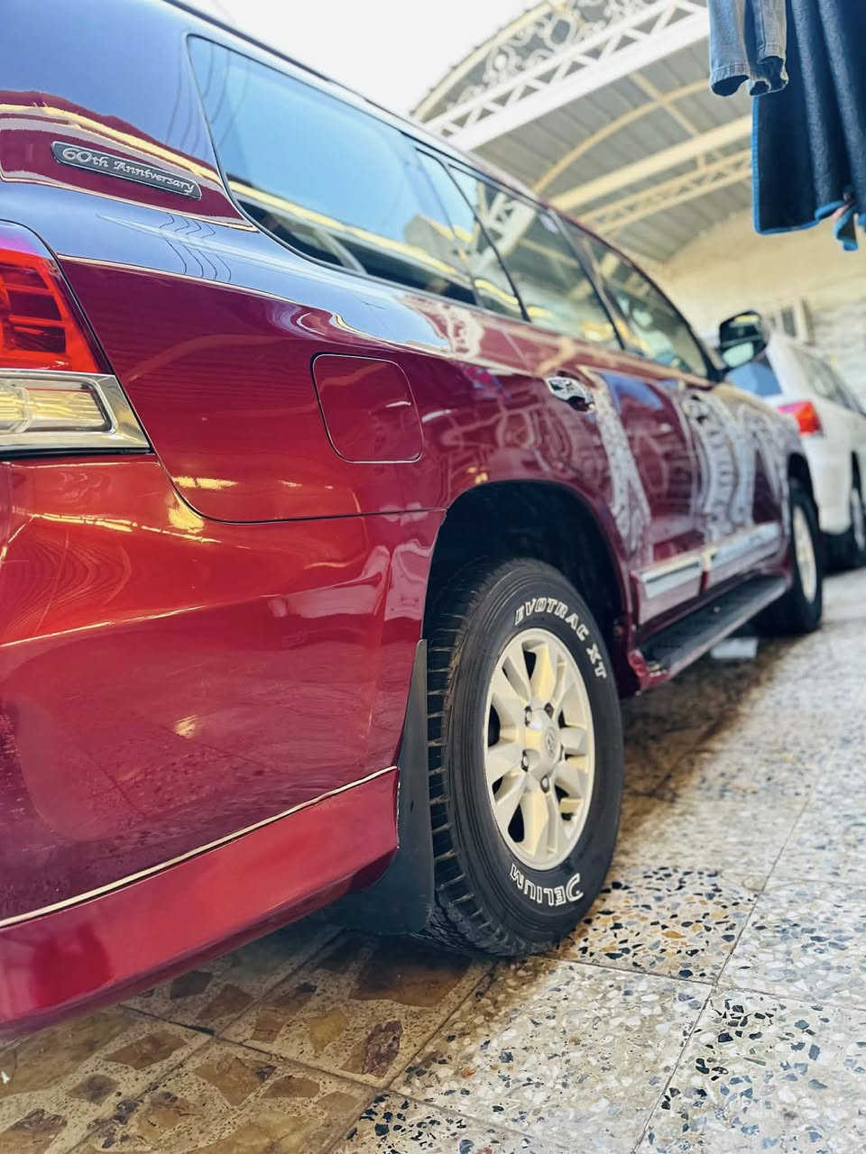 اصل فول مواصفات 1/1
ماشية 119 حقيقي
رقم بغداد الجديد أنكليزي الدولي باسمي 
فقط بيها صبغ بنيد اثر جراد فقط وبل باب السيايق كرت  وسونر موجود✅
مواصفات GXR.i يعني فول vip اصل ستينيه 
فتحة سلايت 
محرك 6سلندر 
بصمه + بصمه ابواب 
7راكب                     
ثلاث قطع تبريد 
كشنات جلد بقلاوة 
كرسي كهرباء 
٨ ايرباك
تحكمات ستيرن 
فور ويل  
ثلاجة 🧊 
كامرة خلفيه
دفلوك ونضام زحف 
لايت زنون اصل 
لد آمامي خلفي 
اشاير بلمري 
اشاير بلجاملغ
حساس امامي خلفي 

مكينة كفاله عامه لاتبخير لاتنقيص ولاصوت 
كير وضع الشركه مكفول كفاله عامه 
تخم تايرات اربعه جديدة دنلوب ياباني اصلي 
الحدادية الاماميه والخلفيه كلها جديدة وجاهزة 
السعر (( 295)$وبيها مجال الشراي  مكاني الكاظميه ***********
