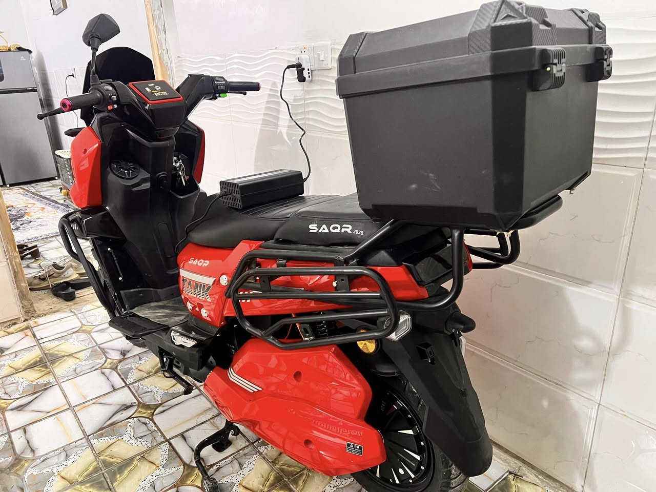 دراجه تانك الصقر 2026ثمانيه بطاريات مستخدمه ثلاث اشهر الشحنه الوحده تمشيك ٧٠ كيلو مكاني الشعب ***********
