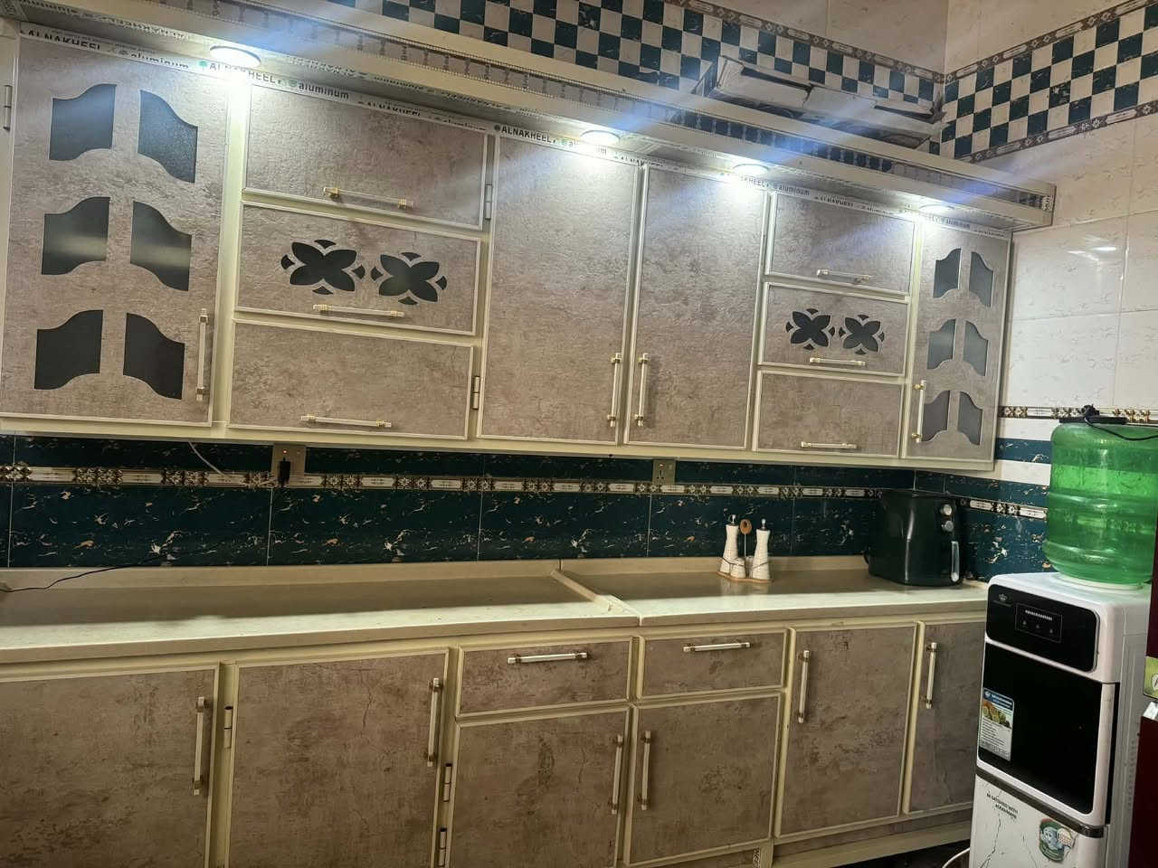 السلام كاونتر نضيف جدا ماخذته ب900
العنوان مدينه الصدر الحميديه


**إذا كنت صاحب هذا الإعلان وتريد حذفه لأي سبب، رجاءا أرسل رسالة إلى الدعم الفني**