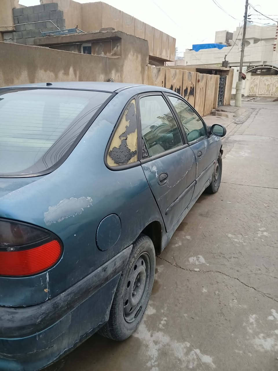 سیارە رینو مودیل 94 سیارە بدون عیب خیرە من اللە صاحبه موجود سعر11ورقە بی مجال بصیط مکانی کرکوک
رقم ***********
