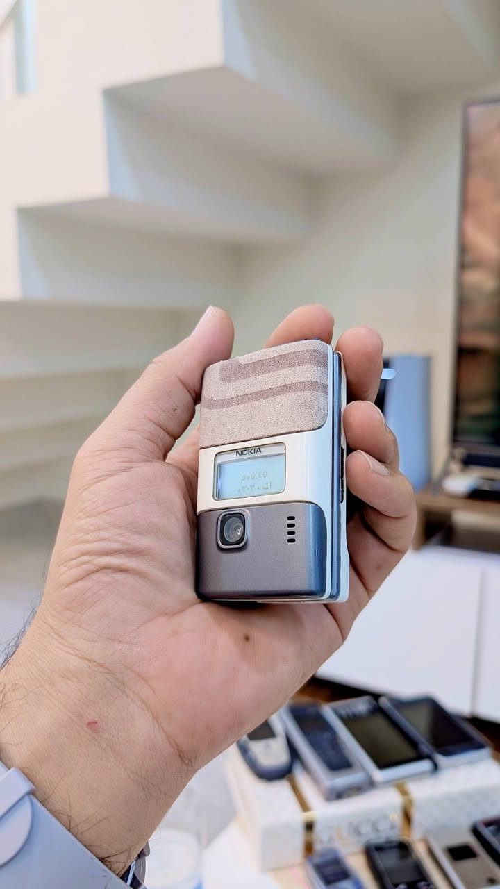 Nokia 7200 classic 
جهاز نظيف وشغال بدون اي عيب بيها خط خفيف بالشاشة ميبين بس لازم اكولها


**إذا كنت صاحب هذا الإعلان وتريد حذفه لأي سبب، رجاءا أرسل رسالة إلى الدعم الفني**