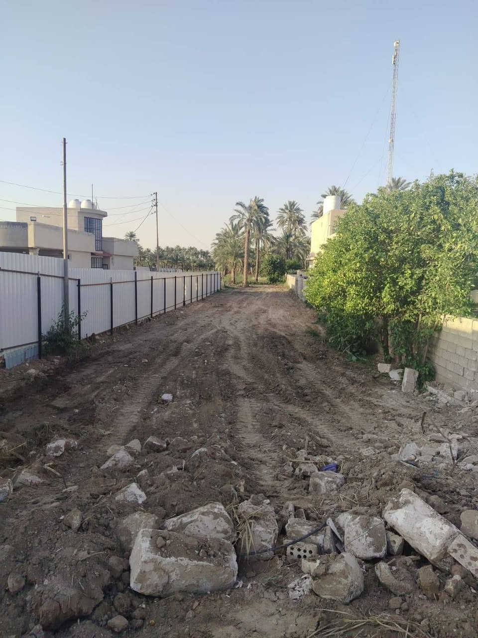 السلام عليكم قطعت ارض للبيع بغداد المدائن منطقت التويثه قرب شارع القاضي خدماتهه كامله ميه كهرباء تبليط 
منطقه حلوه ترهم مزرعه زغيره ومرتبه طابو ملك صرف ثاني يوم احولك بسمي شخصين مساحتهه 1350
 الاستفسار اكثر خاص او *********** واتساب فقط
