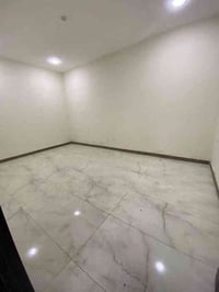 مشتمل الايجار 50 متر 2نوم وصاله وخدمات🏣🏣🏣  طابقين خدمات كامله   ❗️❗️❗️...