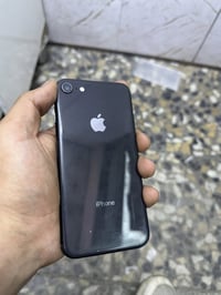 آيفون 8 • ٦٤ • شاشة مبدلة