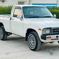 تويتا بيكاب • ١٩٨٢ • كالار