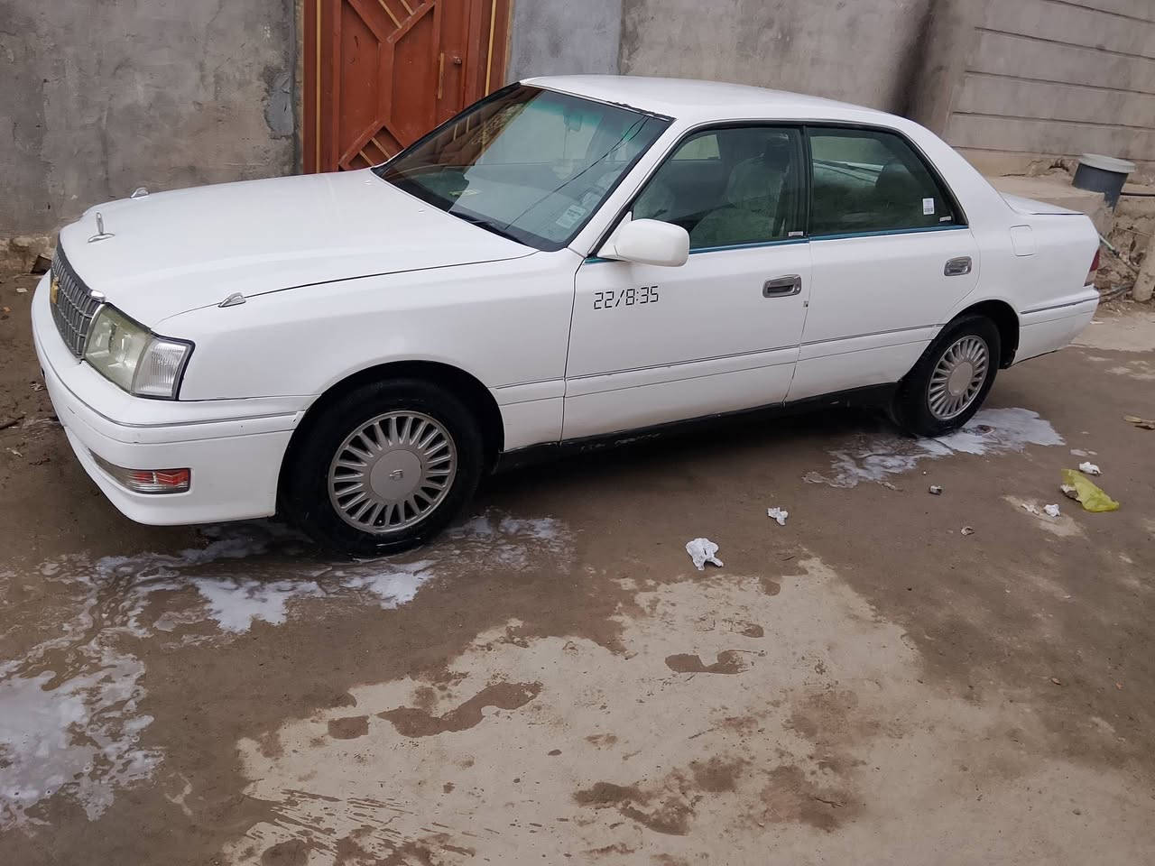 راس الثور موديل 95مكينه وكير وحداديه تخم تايرات كفاله رقمه انبار تحويل ثاني يوم مكفول من الكلبه وتجي ونقل جثه سياره بيه ضربة بصندوق تبريد ثلج كهربائية كله شغل شاشه جبيرة كامره عل بك السعر 70بيه مجال بسيط العنوان ذي قار بالنصر رقم الهاتف ***********,,***********
