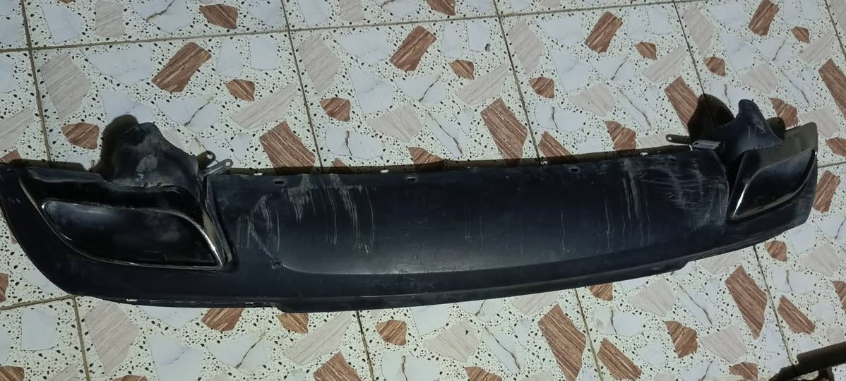 سلام عليكم
غراض صدر ابامه شارجر

زوج لقم اصلي 35

زوج لعابات مشط 20

طبله اعله 30

زوج مال المشط 15

دي فورز 140مال ابامه موديل 20 

سكني ناصرية قضاء شطره 

***********
