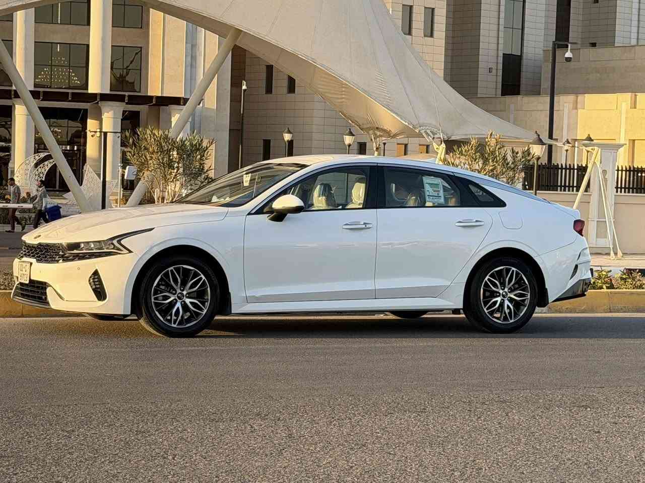 سلام عليكم
رمضان كريم 
كي فايف 
موديل 
21 كفاله 
خليجي 
محرك 
200
سعرها 
175
اتصال تدلل 
***********
