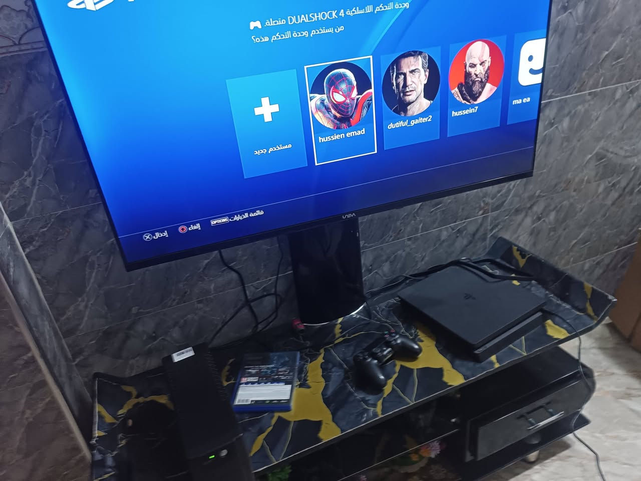 بلي ستيشن 4  1TB  مستعمل سعر 280 الف بي مجال تواصل واتساب *********** اي ضرر مابي
