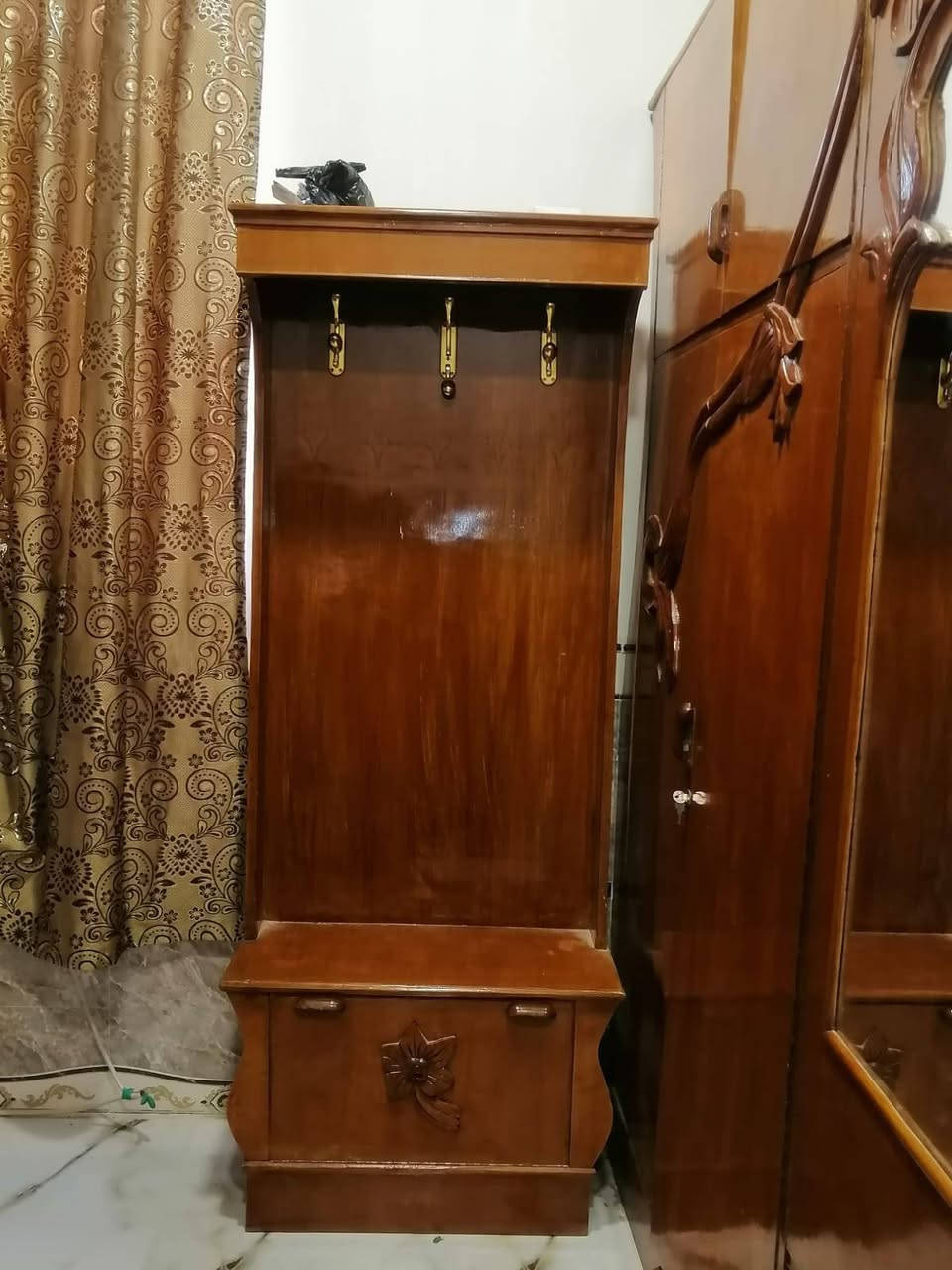 غرفة خشاب ثقيل العنوان بغداد المحمودية السعر 2250وبيهة مجال لشراي للستفسار ***********
