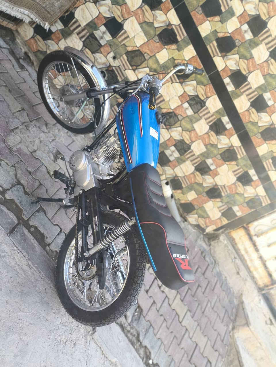 سلام عليكم بدوون مكفوله السعر 570 وبيه مجالللل مكاني عماره ***********
