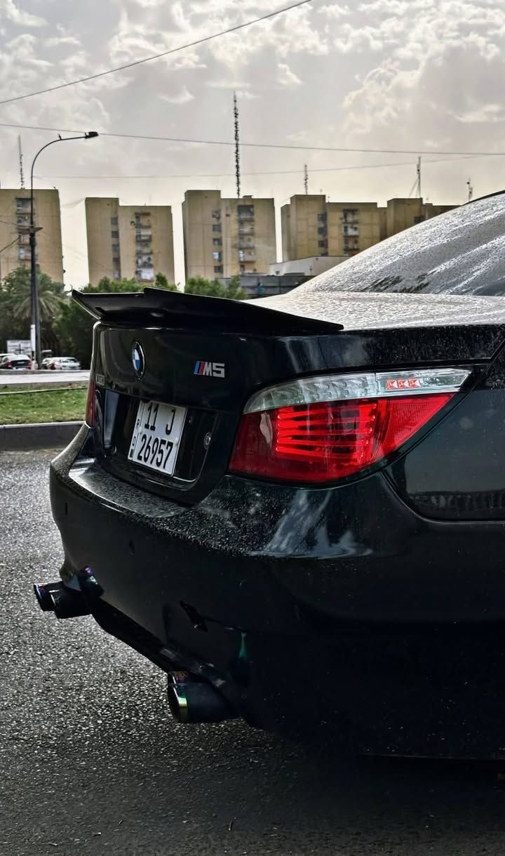 جمعه مباركه
e60 2010 محرك n52 3000 
كت m دركه وياله دعاميات فول موصفات فتحه تحكمات بصمه كشنات تدفئه كهربائيه مثب سرعه نضافه فول بيها قطع صبع اثر جراد 
سياره وارد امريكي حادث مرفق مع صور رقم بغداد جديد 
فقط بيع بدون مراوس محتاج وأريد ابيع سعر ١٣٧ وبيها مجال قليل 
للتواصل ***********
