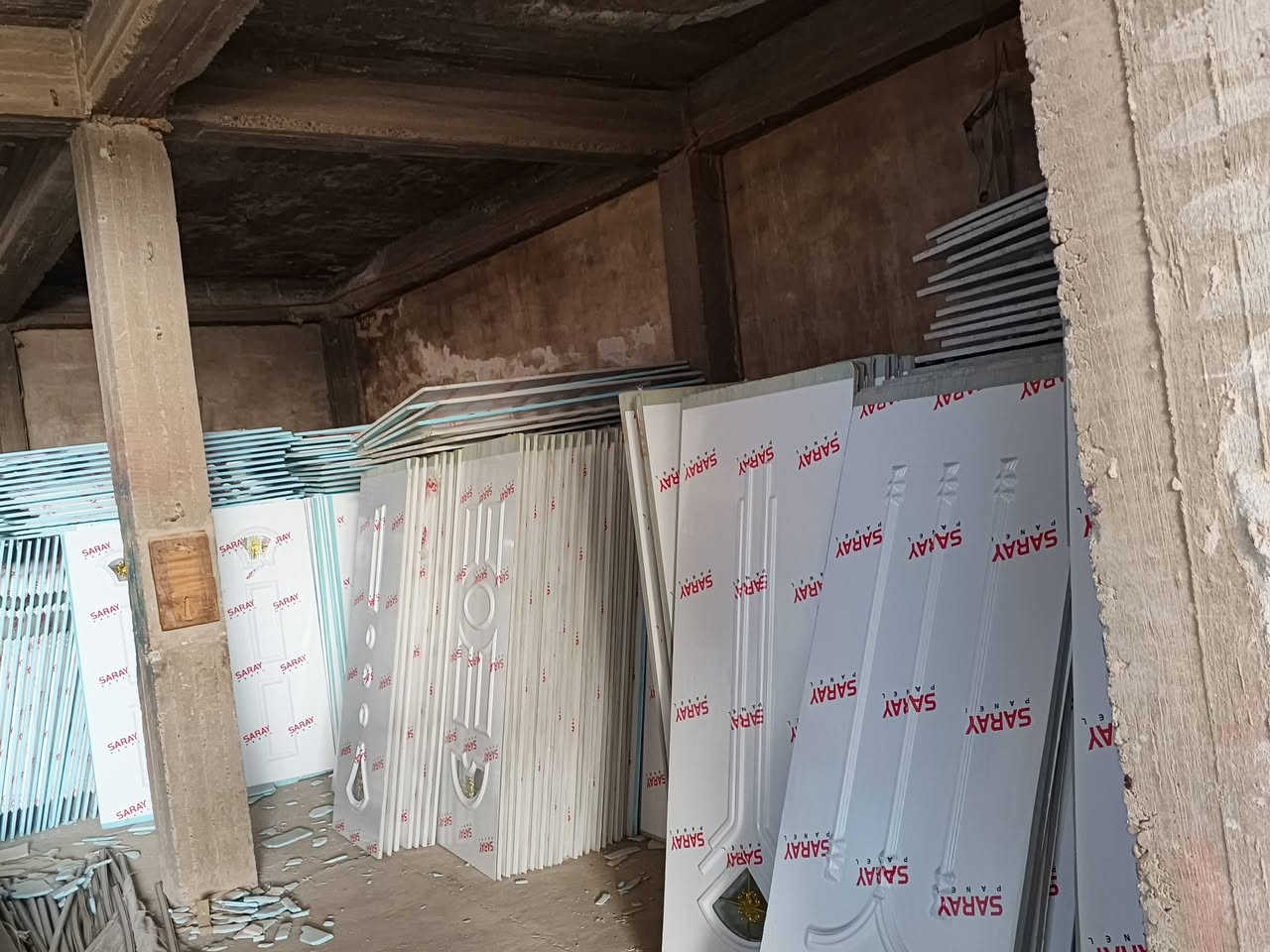 على بركة الله 🤲🤲🤲🤲.                                      تم وصول حشوه بكافه الاحجام والالوان                          العنوان النجف الاشرف حي الحرفين.                               📞📞***********
