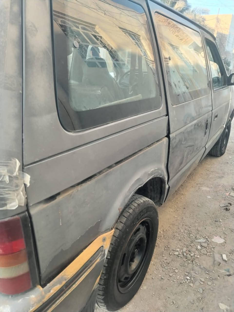 السلام عليكم. سعر ٢٣
دوج كلايسر94 مكينه وكير كرونه 2000 مكفولات 
رقم نجف والمالك يمي بنجف تحويل مباشر 
ترايها يخبل ونشطه
شغل وطلع وين متريد بس بانزين ودهن 
مكان نجف ***********
