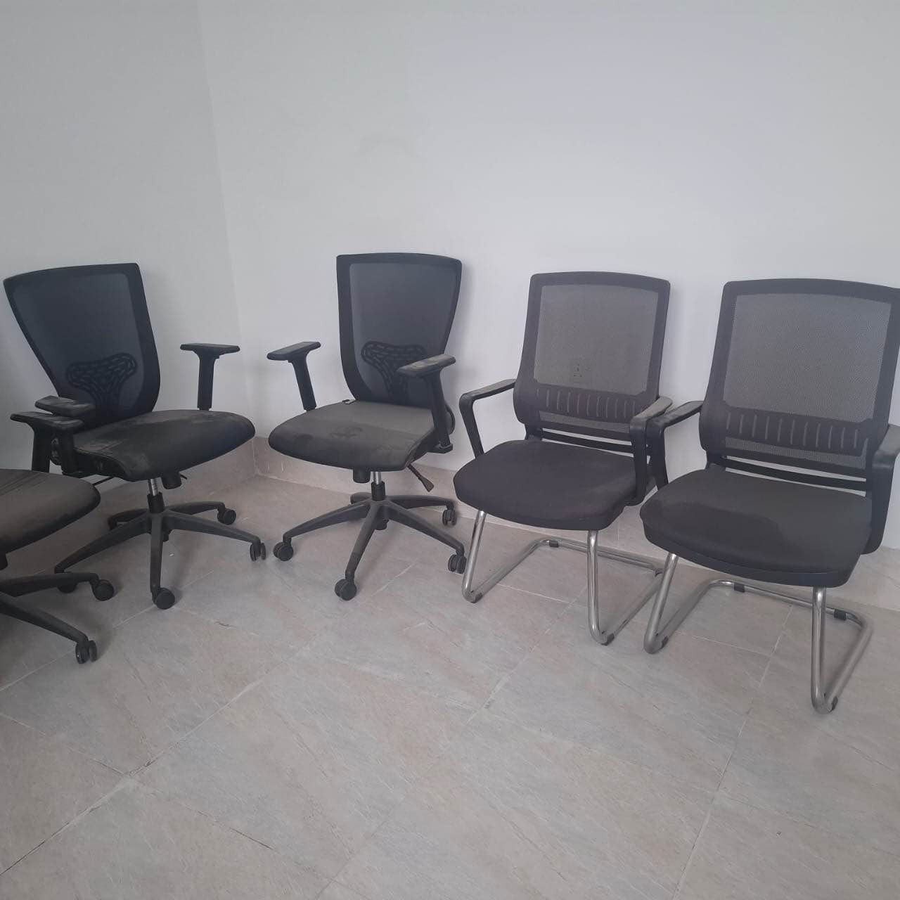 New office chairs that had been used for approximately 6 months. I have 9 chairs and selling each for 40 usd. أربيل, العراق


**إذا كنت صاحب هذا الإعلان وتريد حذفه لأي سبب، رجاءا أرسل رسالة إلى الدعم الفني**