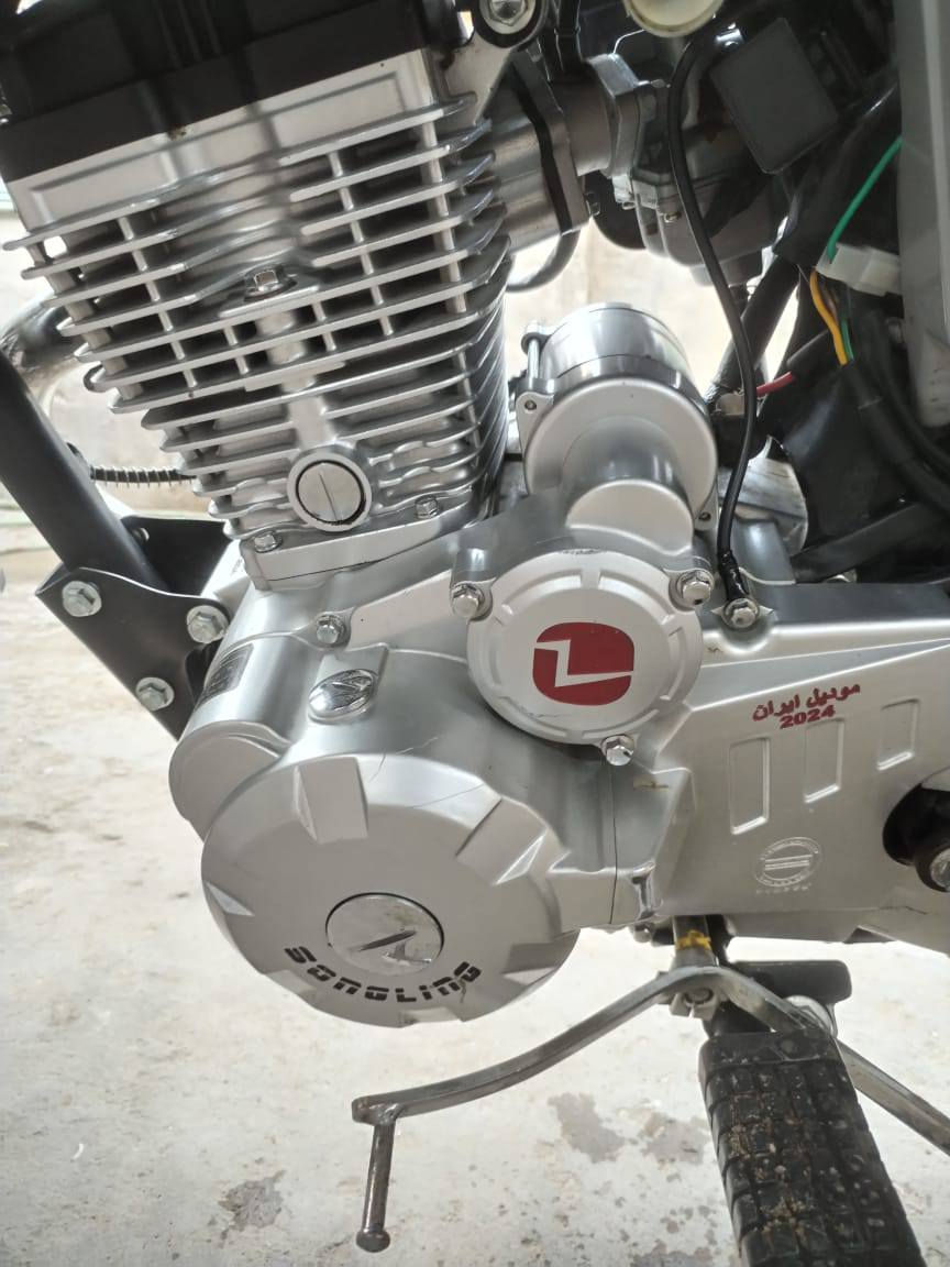 البيع سيفان موديل2024 جديدة وراق سكنر 700وبيهة مجال لتصال واتساب***********
