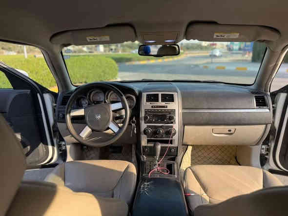 #للبيع_او_مراوس_حسب_القناعة
السلام عليكم🙋🏻‍♂️.

وينهم الي يريدون شي مناسب وجديد جبتلكم قطعة كلش حلوه ونضيفة😍.

دوج جارجر 2007 كلين تايتل V6 3.5 السيارة جديدة كلش 🤍.
السيارة ماشية 166500 كيلو 🔥. 

السيارة رقم سليمانيه الجديد وتحويل ثاني يوم والسيارة كير مكينة كلها بشرط السيارة مصرف واحد متصرف عليها والسيارة بالحقيقة احلا من الصور 💙. 

موصفاتها معروفة : 
( كشنات جلد وكهرباء — داخل عسلي —  تبريد قطعتين )

والسيارة اني خال عليها تخم تاير جديد ويل رالي ومحدث لايتات وبكلايتات  2010 😍.

السيارة مكانها بغداد السيدية 📍.

ولحد يقارنها بالمهجومات والي مشتغلات على الخط لان هل سيارة مال بيت وكلين 🔥.

السعر : 125$ وبيها مجال للطيبين🤍. 

للاستفسار اكثر : 
0773 783 4266
