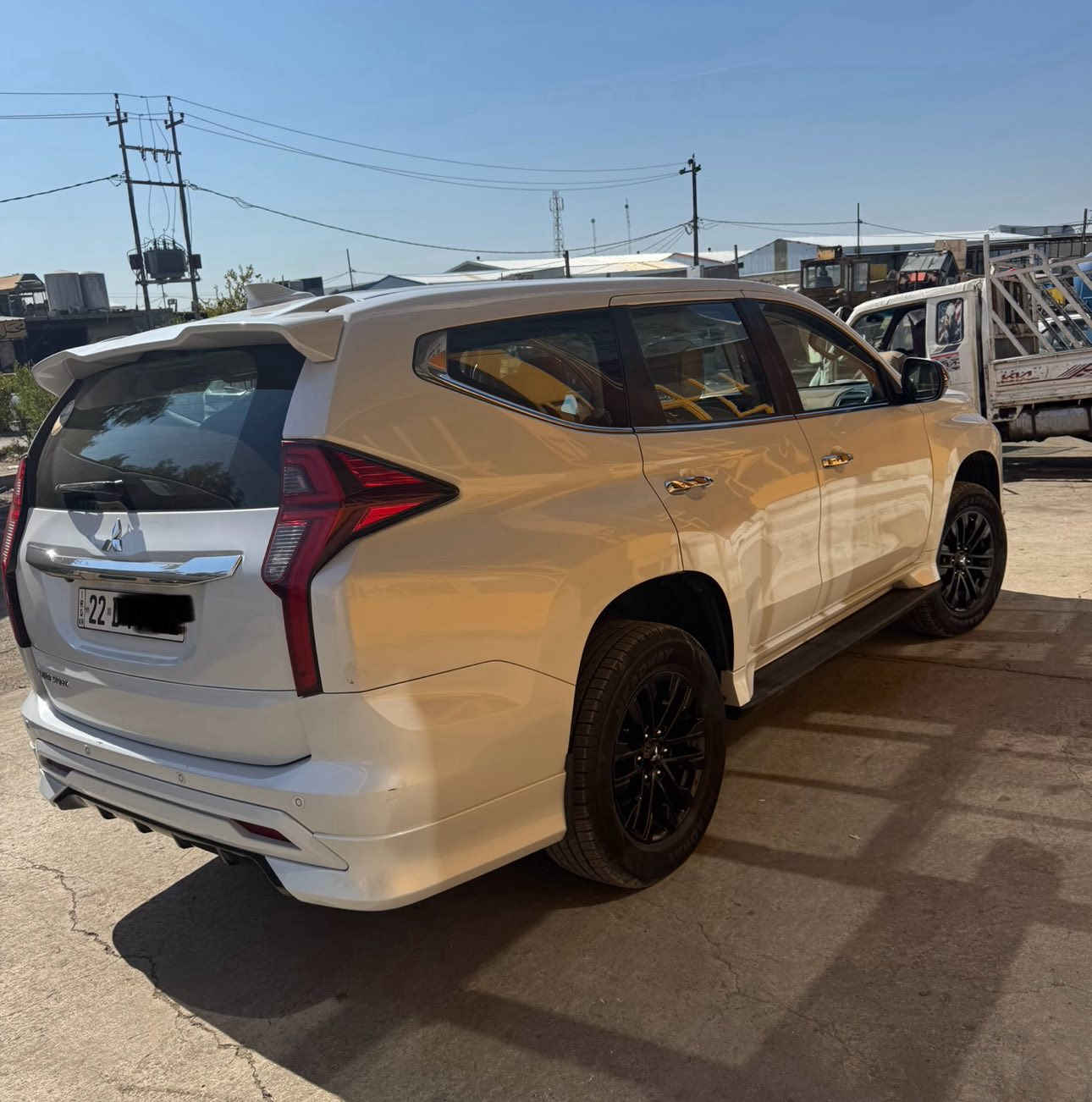 السلام عليكم
باجيرو سبورت الكت الرياضي 2020 خليجي
محرك 6 سلند 3000 كير 8 نمر 
ماشيه 120 قابله للزياده 
سنويه ل27 بسمي جاهزه السيارة رقم اربيل دولي 
فتحه بصمه ابواب بصمه تشغيل
داخل جلد  مري شفط 
7 راكب 
انضمه قياده 2 ويل و 4 ويل وجبلي وثلج وطين
شاشه اندوريد
حساسات امامي خلفي اشاري مري
نضام نزول منحدرات 
مكانها كركوك

السعر 215  

‏‪***********
***********
