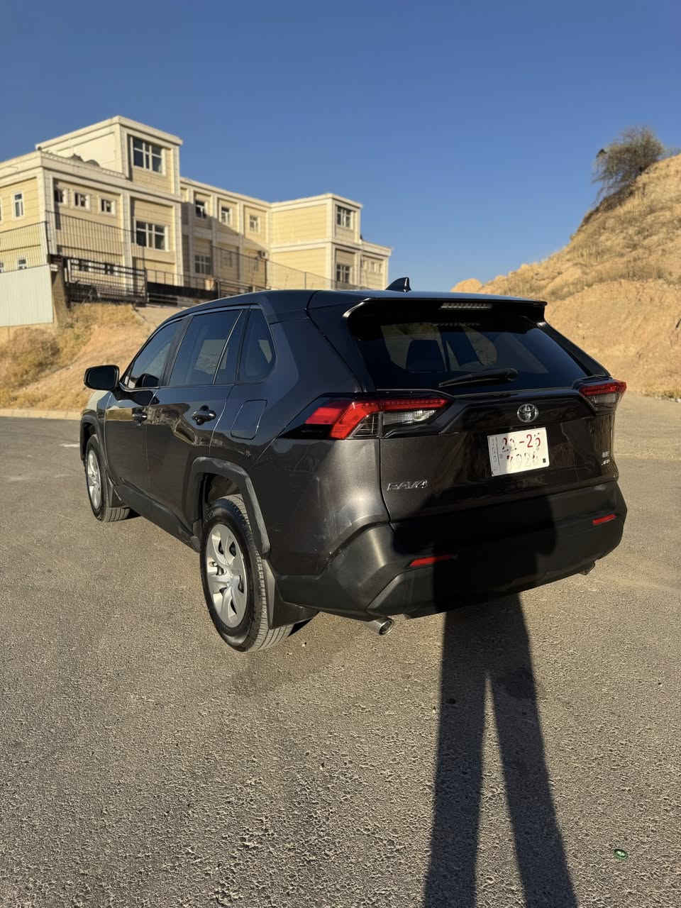 للبيع نقد واقساط دهوك وموصل فقط رافور 2023 LE دبل لون نفطي بيها باب وجاملغ صبغ وتعديل بارد ارباك برده سستم السياره رقم كاتي دهوك مامخرجه 
واتساب ***********
