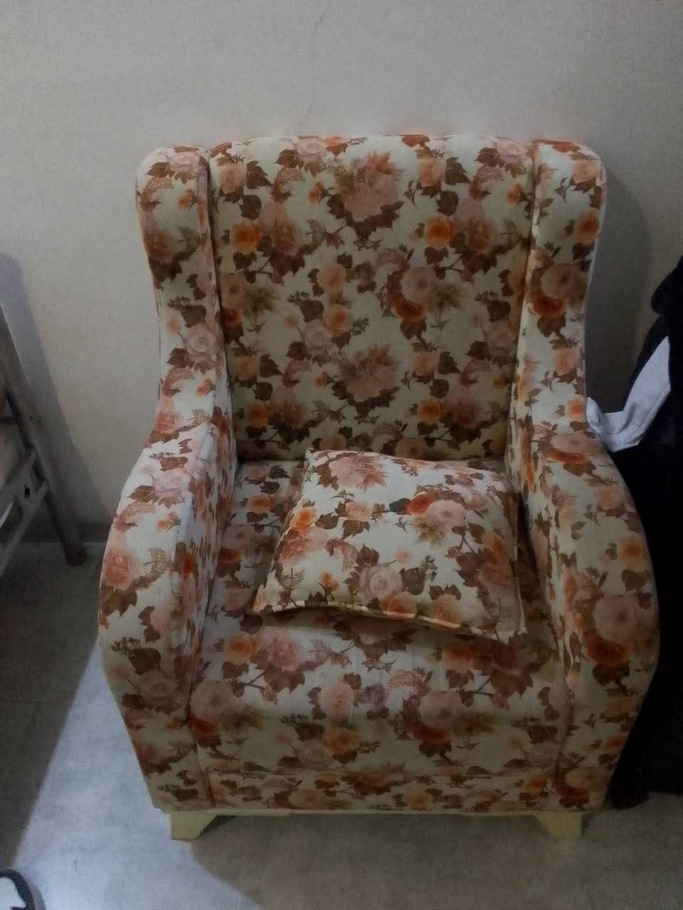 غراض بيت مفروش الجاد للتواصل على الرقم ***********
