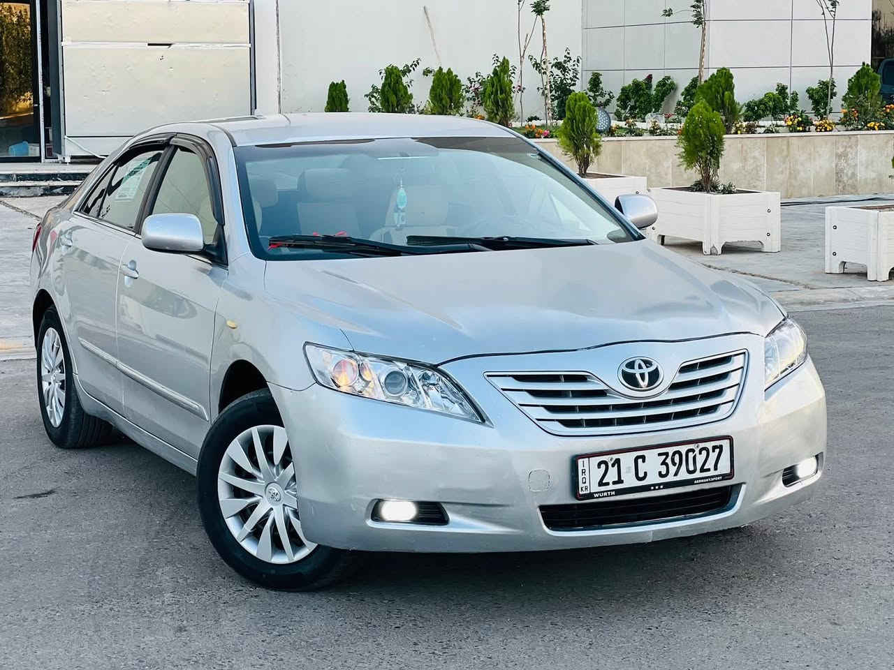 توياتا كامري موديل 2008 خليجي
رقم سليمانيه دولي جديد شرط التحويل والغرامات 
محرك 2400 شرط لا تنقيص ولا تبخير 
كير شرط 
تبريد ثلج 
صدر امامي وخلفي جديد 
تايرات جدد 
تبريد قطعتين 
اربع دسك 
تحكم استرن 
السيارة بيها صبغ ثلاث قطع فقط السيارة بدون اي جلح او جراد 
السيارة بسعر مناسب جدا جدا 65 وبيها مجال للشراي 
للتواصل ***********
