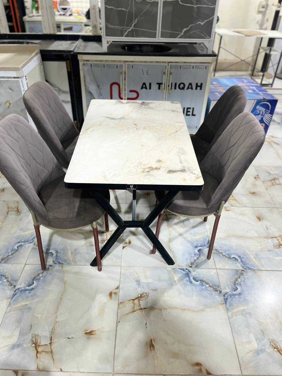 بسم الله ويانه العروض مراح تنتهي
ميز طعام خشب متوفر 4كراسي ومتوفر 6 كراسي 

اكو قاعده حديد والرجول واكو كامل خشب راح يكون سعر ال4كراسي بدال ال175 راح يكون فقط 150 وال6كراسي بدل ال200 راح يصير فقط 175 زورنا سامراء شارع الفين مجمع السليمانية او اتصلو علينا نرحب بيكم بكل وقت 

ابو إبراهيم (***********)

إبراهيم (***********)
