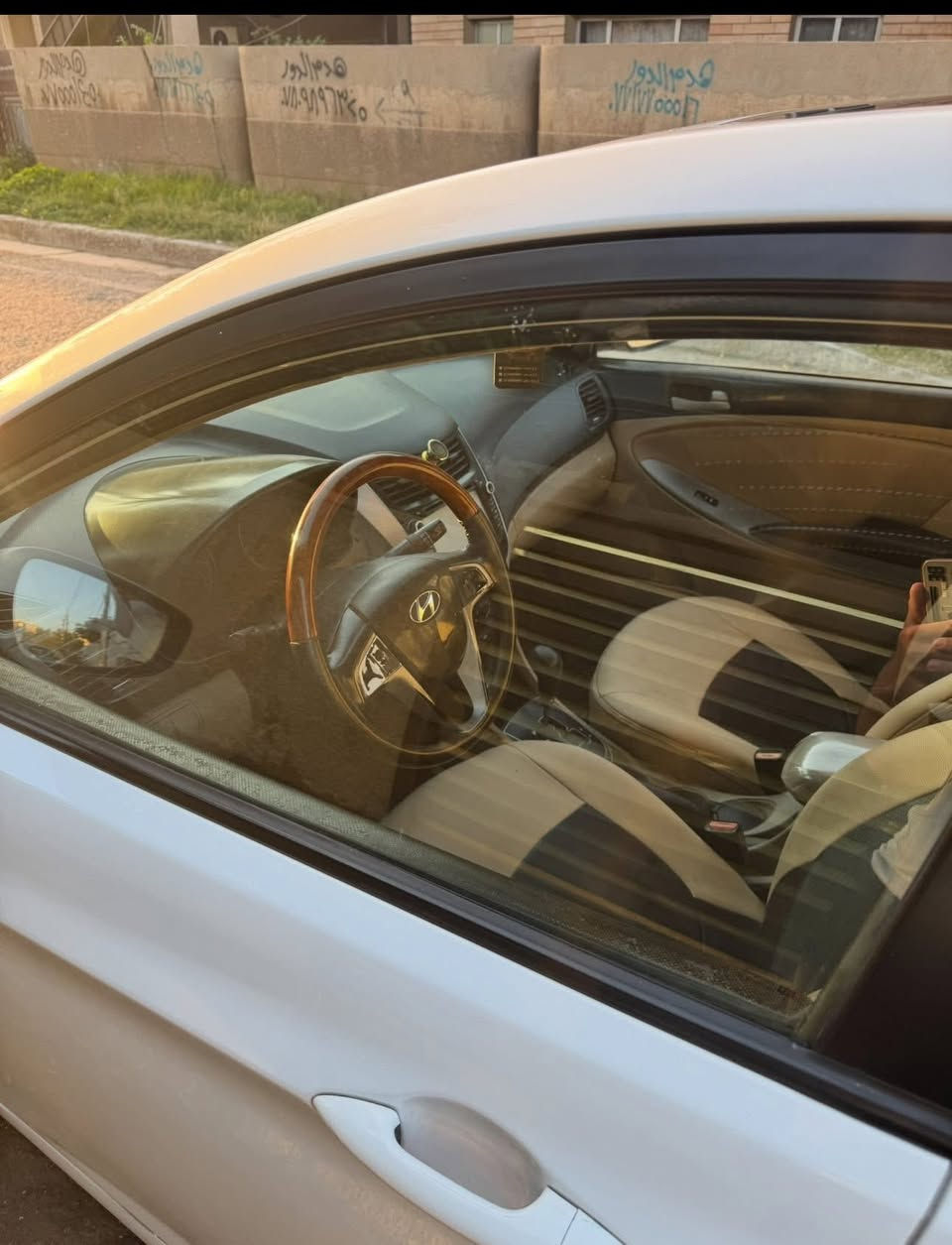 السلام عليكم اكسنت مواصفات بلو موديل 16 للبيع

مواصفات بانوراما ويل كروم بلادي اشاير مري تحكمات ستيرن
ستيرن صاج 
 داخل لونين اسود وبيجي حدادية 100‎%‎ تبريد ثلج بيها بارد  
 بدون صبغ كفاله عامه 
رقم بغداد انكليزي باسمي تحويل مباشر 
مناقصها شي مكانها بغداد حي العلام 
***********
