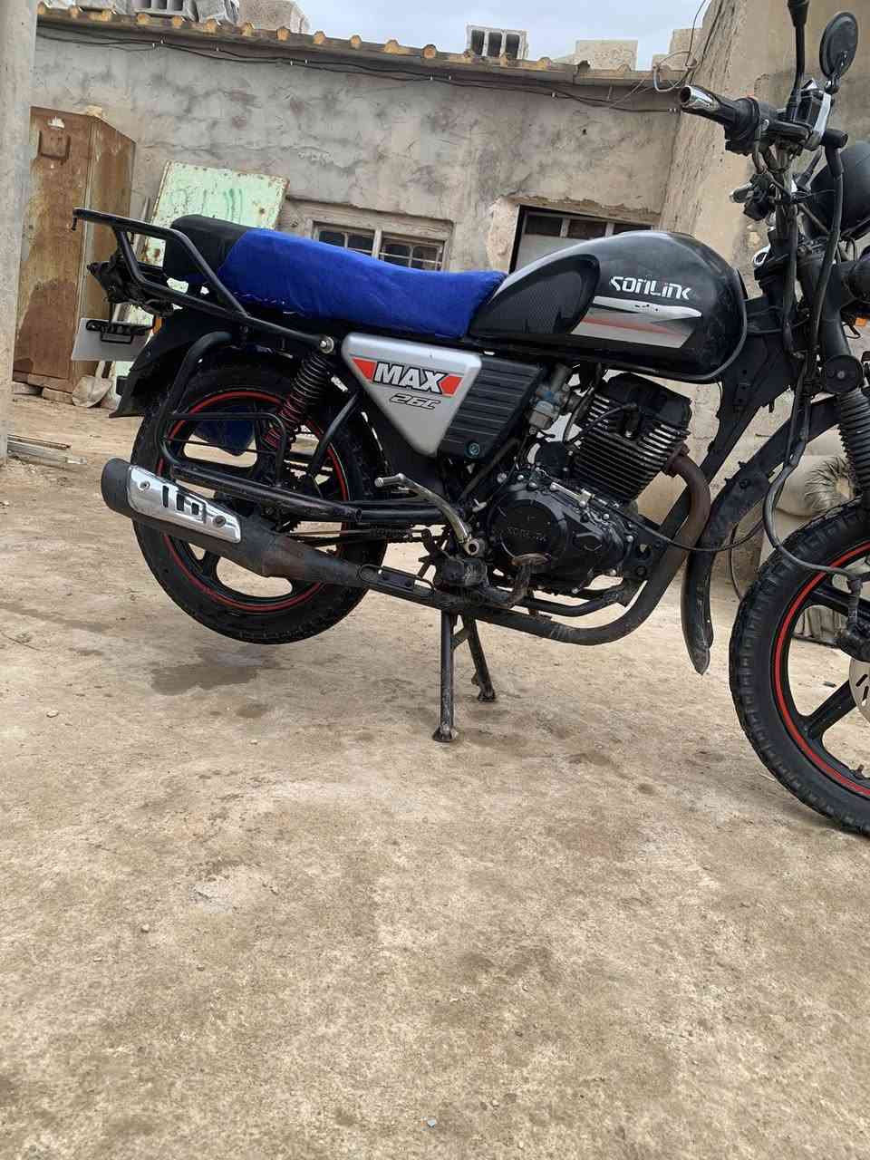 سلام عليكم دراجه دايوان جبلي
موديل ٢٢ كير محرك مكفول من فتح من تبخير من نضوح مكفول دراجه يرادلها ترتيب بصيط كلش نص نكره تشتغل 
دراجه وياها منفيس ويها ورقه مال معرض  فقط دراجه كفاله مكاني دراجه بغداد بسمايه سعر سبعميه وخمسين بيها مجال قليل ***********
