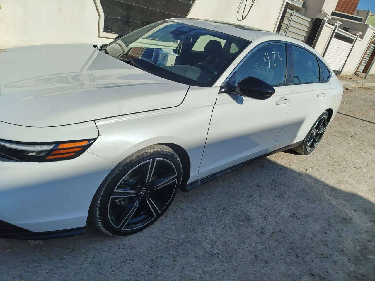 مكلف بالنشر 
السلام عليكم
هوندا أكورد 
سبورت 
٢٠٢٤ 
وارد امريكي 
ماشيه km50 الف 
لون ابيض ظرر بسيط جدا
بنيد تعديل بارد
السعر 20,000$ بيها مجال بسيط 
للاستفسار الاتصال على الرقم 
***********
