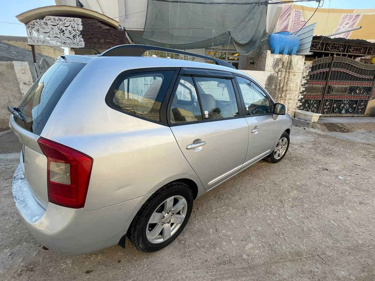 السلام عليكم
كارنز 2009 خليجي
مكفولة من الحادث والصبغ
كير مكينه مكفولات 
تخم تاير وباتري جديد 
رقم اربيل
مكانها واسط العزيزيه 
السعر 110
للاستفسار ***********
***********
