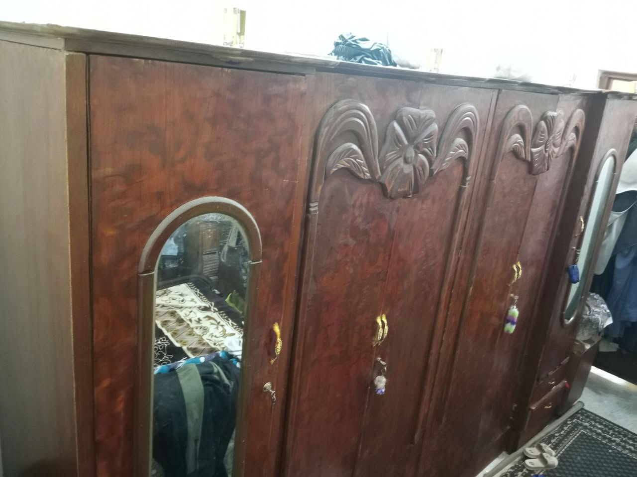 السلام عليكم ورحمة الله
غرفه صاج للبيع

كنتور 6 ابواب 

للبيع السعر 350 وبيهه مجال 

الفلوجه حي المختار للاستفسار ***********
