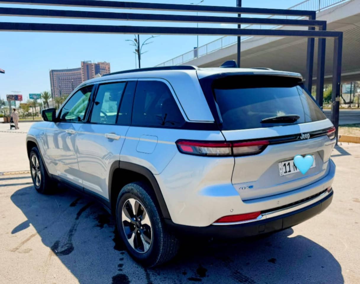 جيب كراند شيروكي 4XE 2024 وارد امريكي
Jeep Grand Cherokee 4Xe 2024 2.0L

حجم المكينه : 2000  +تيربو + هايبرد + بلك ان 

المسافة المقطوعة : 9  الف ميل

سيارة نظيفة وجديدة بمعنى الكلمة 

الضرر : تبديل باب خلف السايق نفس اللون فقط   

رقم الشاصي 1C4RJYB60RC114029

#مواصفاتها
1.شاشه  كبيرة كار بلي
2.بصمه
3.تشغيل عن بعد
4.دمام خلفي
5.كشنات جلد
6.كشن السايق ميمري
7.كشنات كهرباء
8.صندوك كهرباء
9.حساسات خلفيه
1. قطع تبريد 
11.اشاير بالمري
12.رادار امامي
14.ثلاث وضعيات قياده
1. بنوراما فتحتين
2. كير ماوس
3. نظام منحدرات
4. هيترات بالكشنات 
19.ويل كب كروم
20.لايتات لد
21.بكلايت لد
22.كشافات
23.بصمة ابواب

رقم بغداد 

اكتب    تم   ..  يجيك السعر 

للاستفسار  ***********
