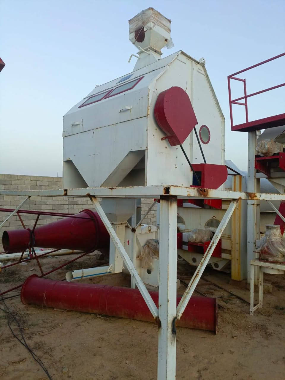 البيع مساعد غربيل 
شغل درجه اولى فوول
شغله ومجرب الي شاده
***********
