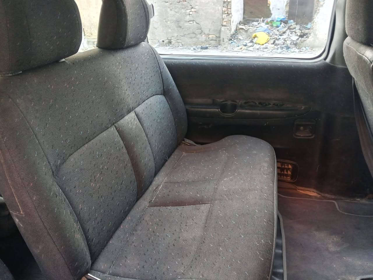 سلام عليكم
ستاركس 2001للبيع 

رقم بغداد سيارة حته هزه 

داخله سنوية 2028 غرفتها 

جديده كهربايتها شغاله كلها سيارة بيها معجون كلها وضربتها جهت سايق 
مكينه جديده سوبر جديد
شاصيها مصلح من جهت سايق سعر 50بيها مجال 

***********
