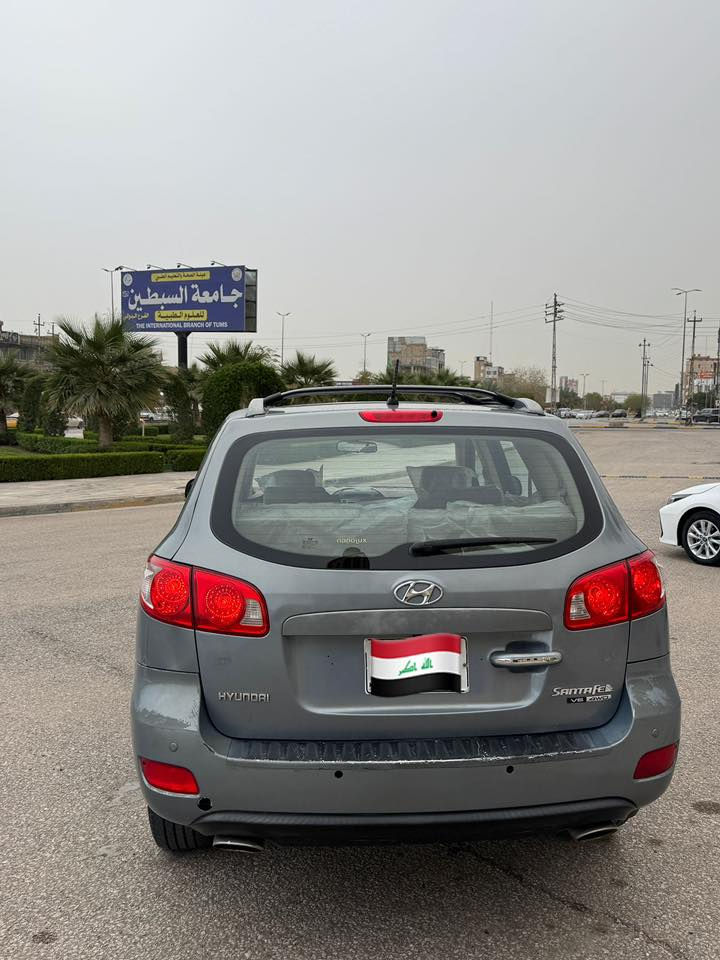 السلام عليكم 
سنتافي موديل 2010 كصه قماره فقط 
خليجيه 7راكب مكينه 6سلندر بانزين 
صبغ بيها فقط مكان الكصه 
السعر 48 ورقه لاستفسار ***********
