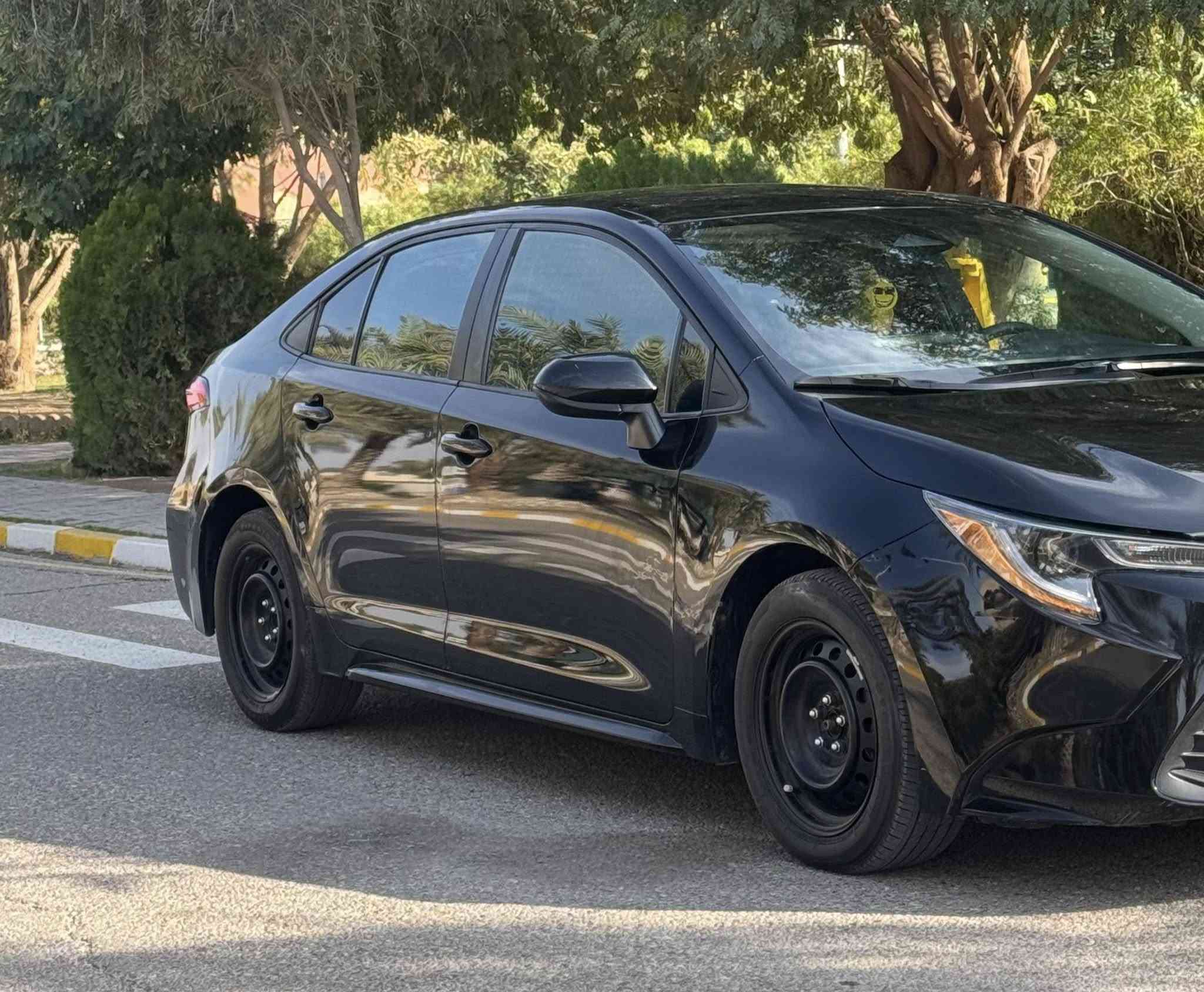 السلام عليكم
كورلا 24 لون اسود 

ماشية 30 ميل 

ضررها جاملغ صبغ وتبديل باب نفس لون بلاد 

كامرة خلفية 

رادار  امامي تحديد مسار 

هند بريك دكمة

رقم الشاصي

5YFB4MDE7RP188609

السعر 150

***********

تكريت
