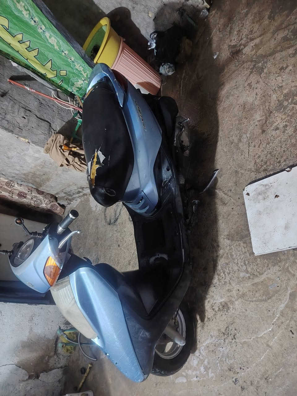 بريز للبيع شغاله مكينه خرسه بيه نواقص بصيطة السعر ٣٠٠وبيه مجال العنوان بغداد المعامل ***********
