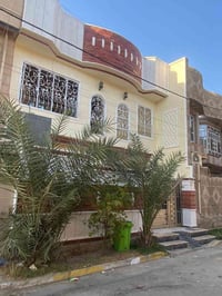 دار للبيع المساحة 150 متر زنجيل واجهتين ..موقعه هياكل الغزالية المثلث ...