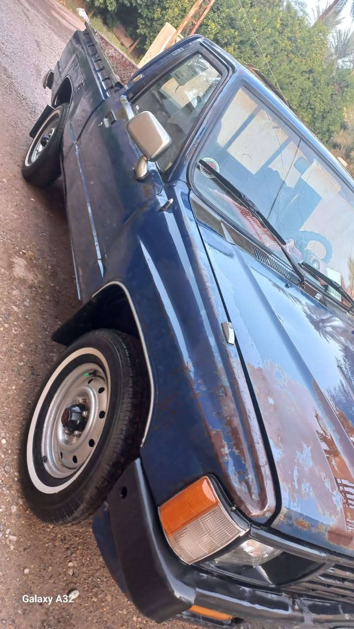 سلام عليكم ورحمة الله وبركاته اخوان سيارة بيكم تويوتا موديل ٨٥ البيع كير ومحرك جديد مكفولة من شاصي ومن اكسل غرفة بلادية مسجل سيدي شغال ساعة شغالة كل شي شغال سيارة على وضع شركة تخم تاير جديد باتري جديد رقم ديالى مشروع وطني سنوية ٢٨ بسمي سيارة احلى من الصور الف ما تصرف عليهةالسعر ٤٥ وبيهة مجال  رقم تليفون *********** مكاني بغداد الراشدية
