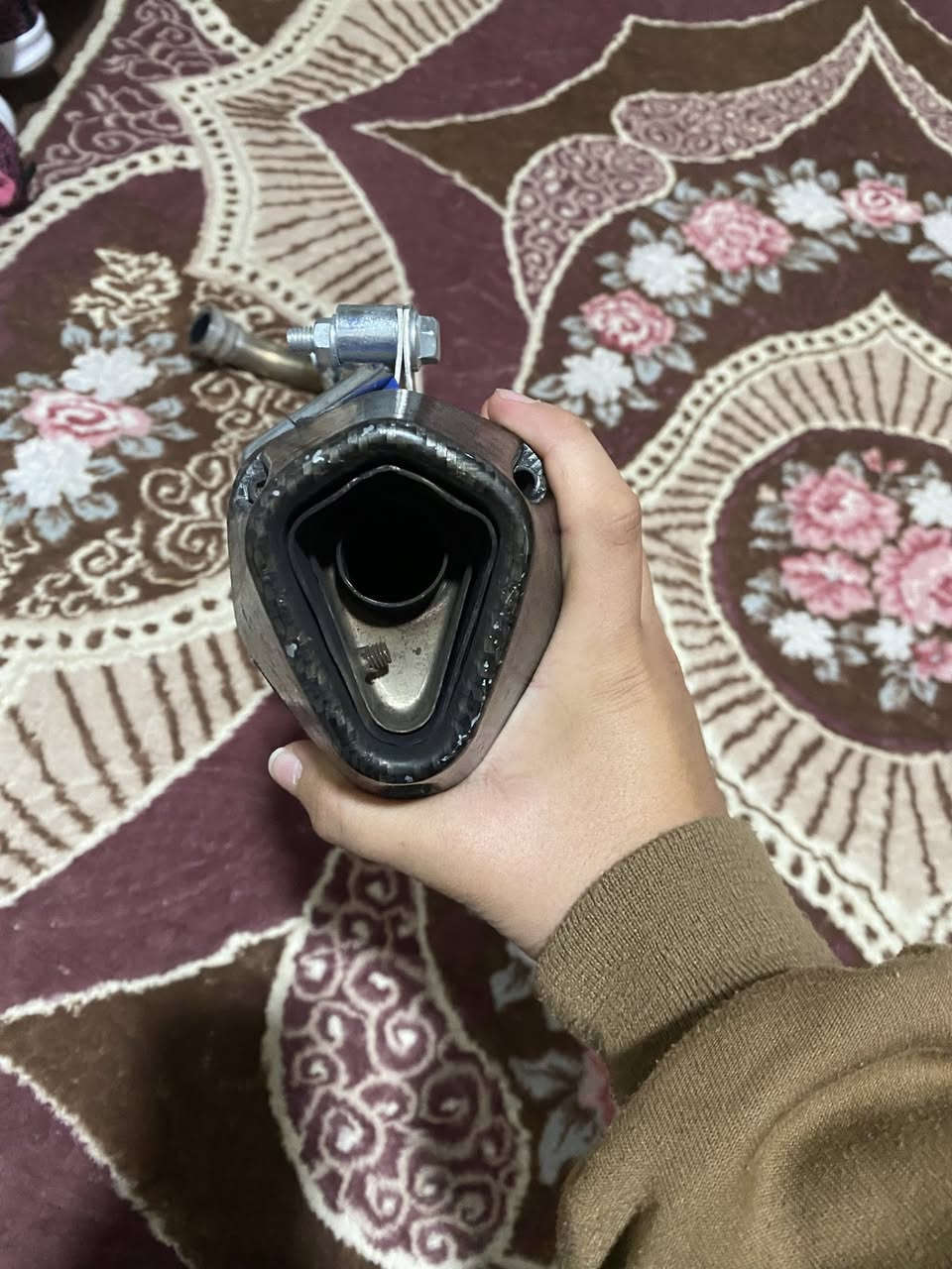 سلام عليكم صالنصه twpoاصلي بيه كاتم صوته يخبل كلش امانه الله مشتغله اقل 10ايام بعده جديده تنشد لكل الدراجات كاربون فايبر اصلي سعره40وبيه مجال مكاني البنوك رقمي***********
 ملاحضه :تنشد علا جميع الدراجات..
